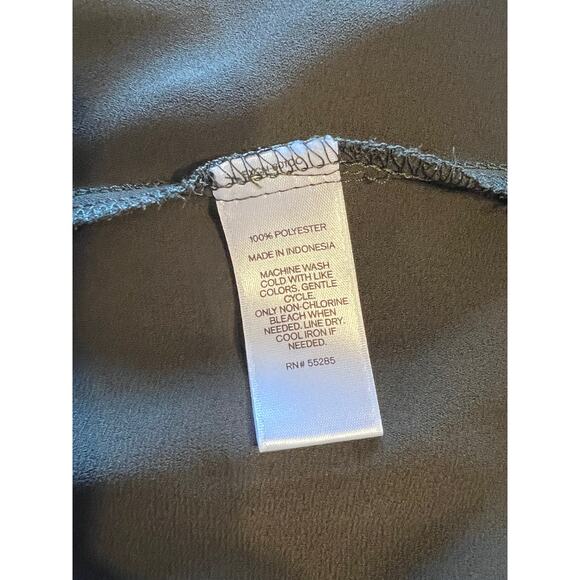 Express Women's Olive Green V-Neck Long Sleeve Shirt Size S NWOT - Picture 6 of 6